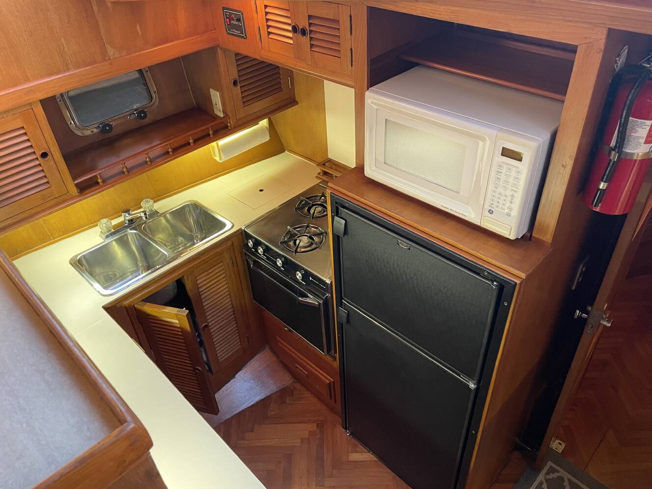 A photo of this 1985 Nova 40 SUNDECK