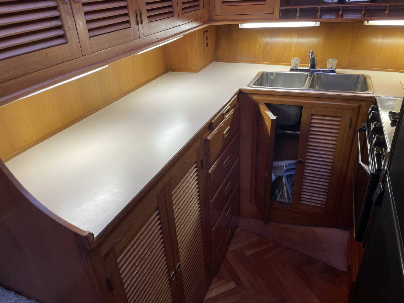 A photo of this 1985 Nova 40 SUNDECK