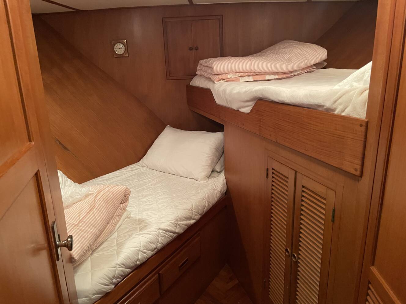 A photo of this 1985 Nova 40 SUNDECK