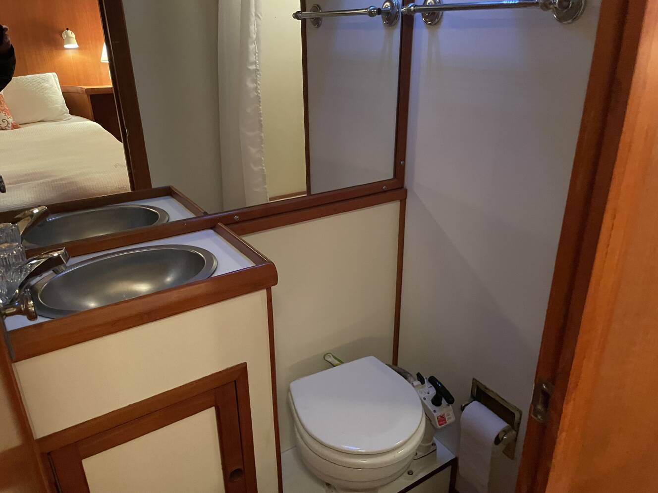 A photo of this 1985 Nova 40 SUNDECK