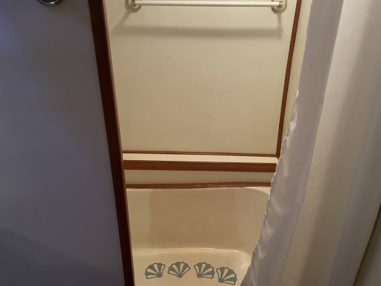 A photo of this 1985 Nova 40 SUNDECK