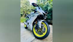 2017 Yamaha YZF R6 Sportbike motorcycle