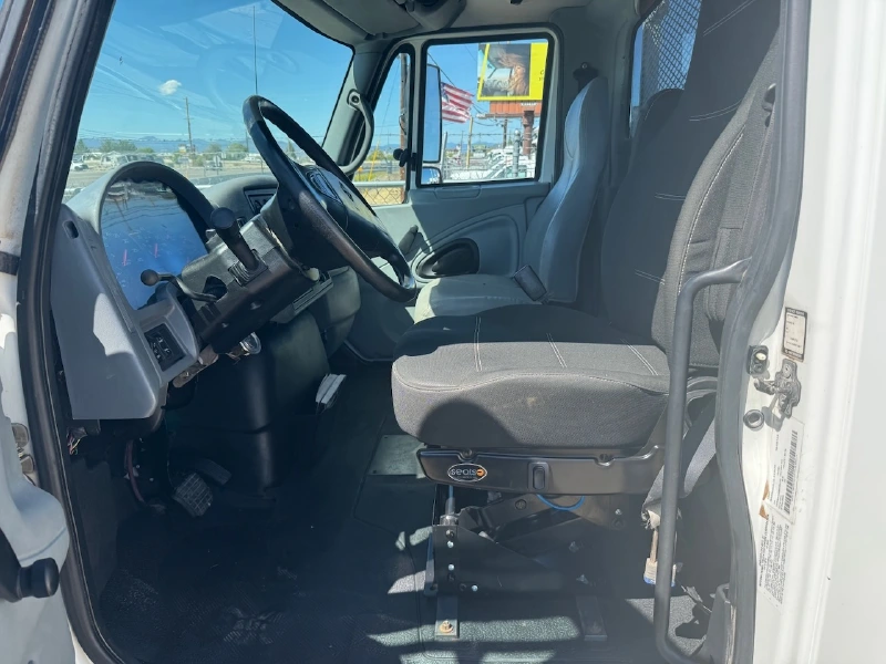 2006 INTERNATIONAL 4300