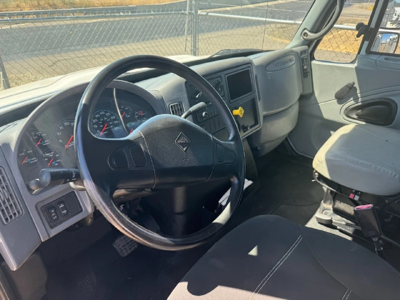 2006 INTERNATIONAL 4300