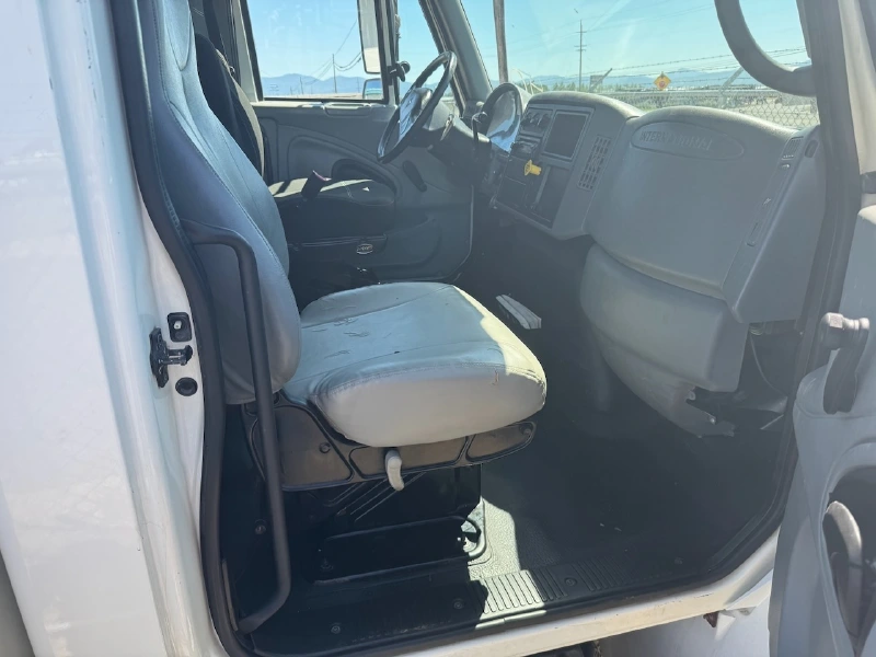2006 INTERNATIONAL 4300