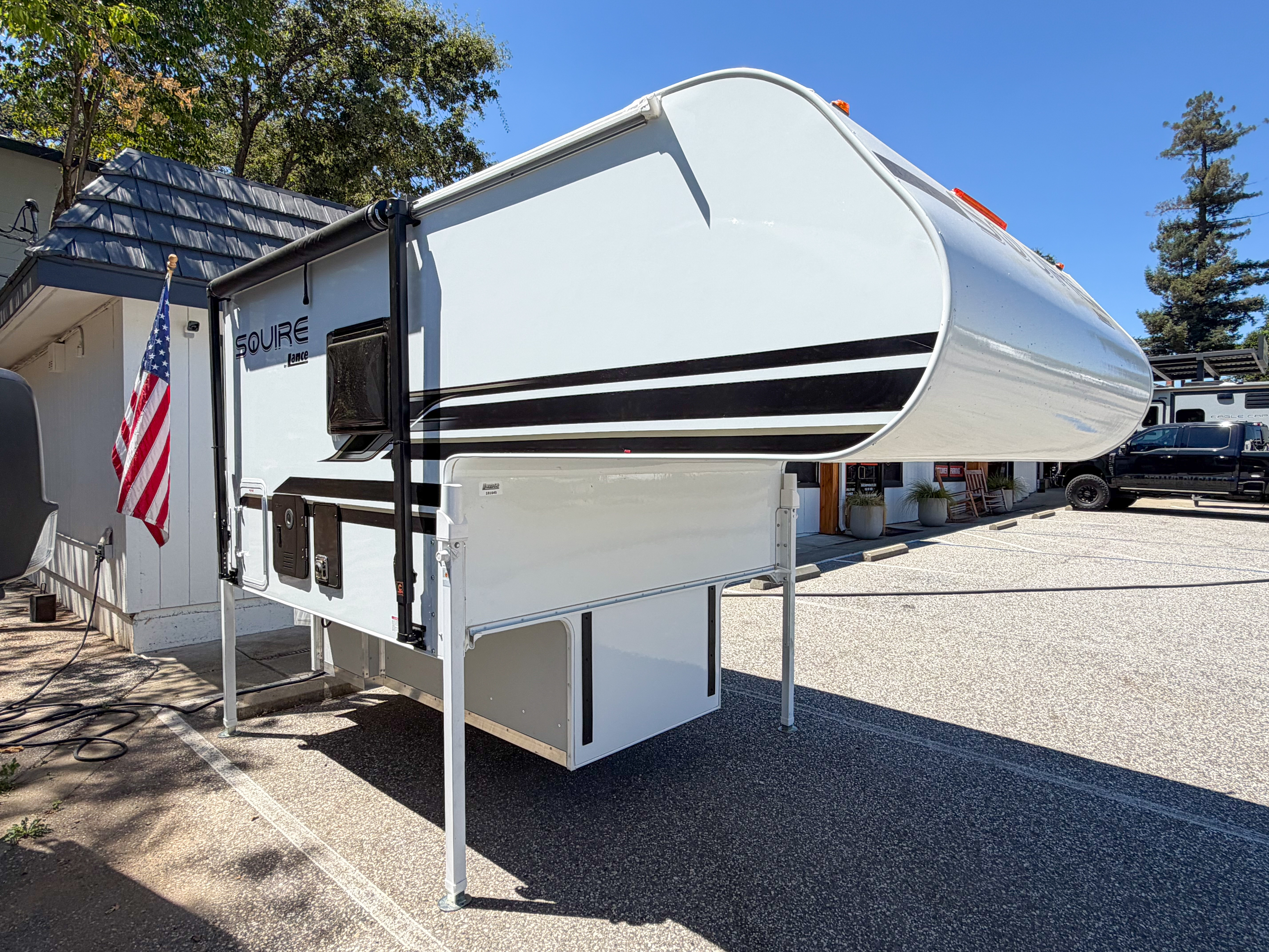 2027 Lance SQUIRE SQ610 in auburn CA