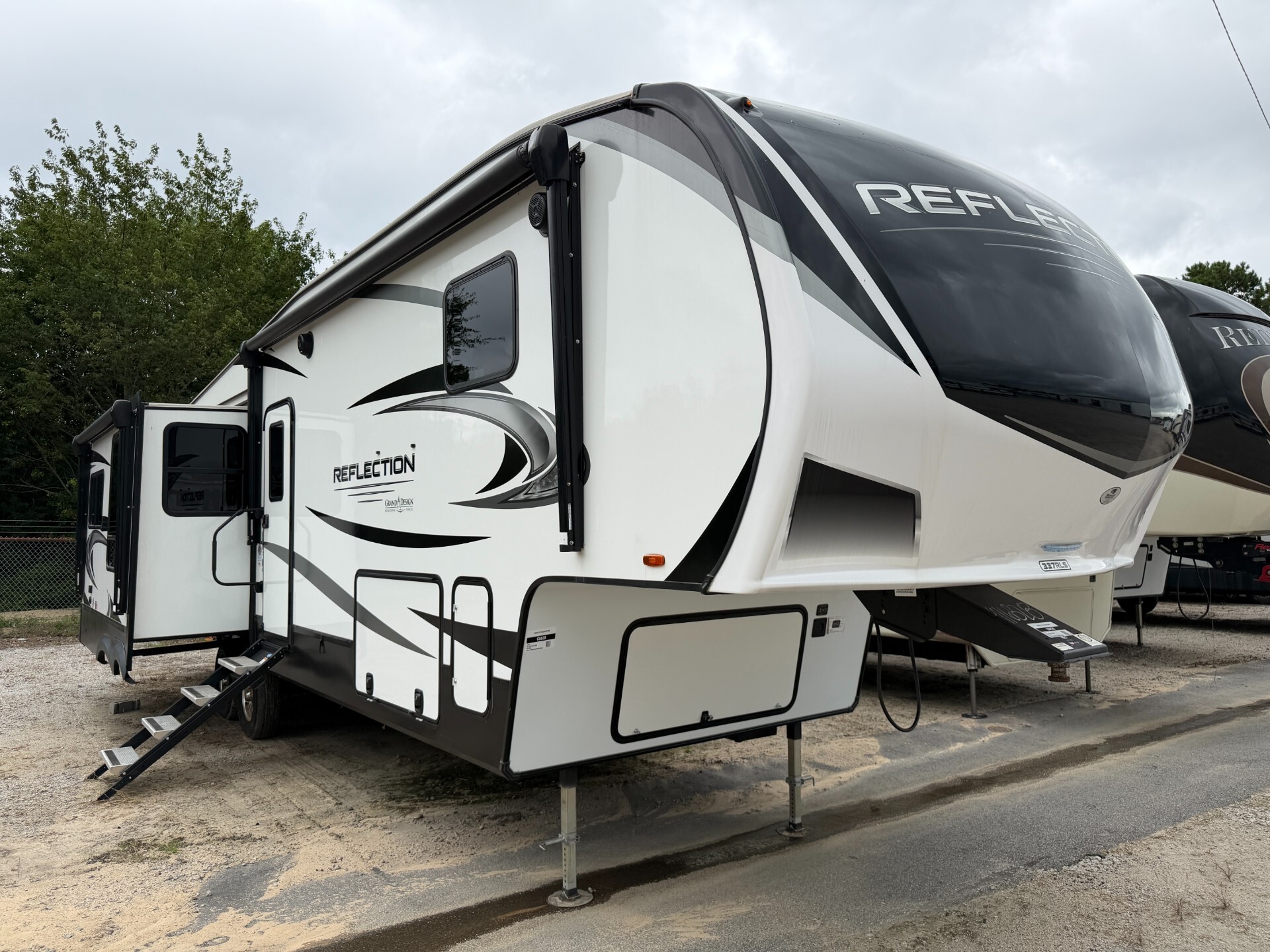 2022 Grand Design REFLECTION 337RLS RV
