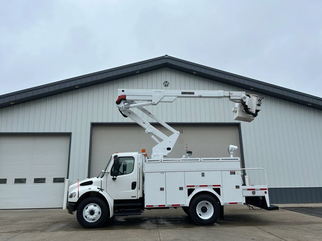 2007 FREIGHTLINER BUSINESS CLASS M2 106 in Battle Creek, MI