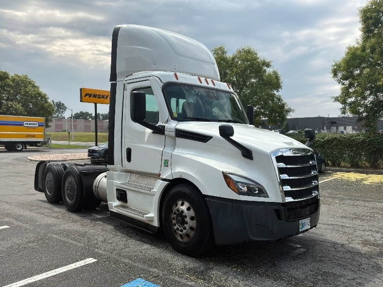 2022 FREIGHTLINER CASCADIA 126 in Hagerstown, MD