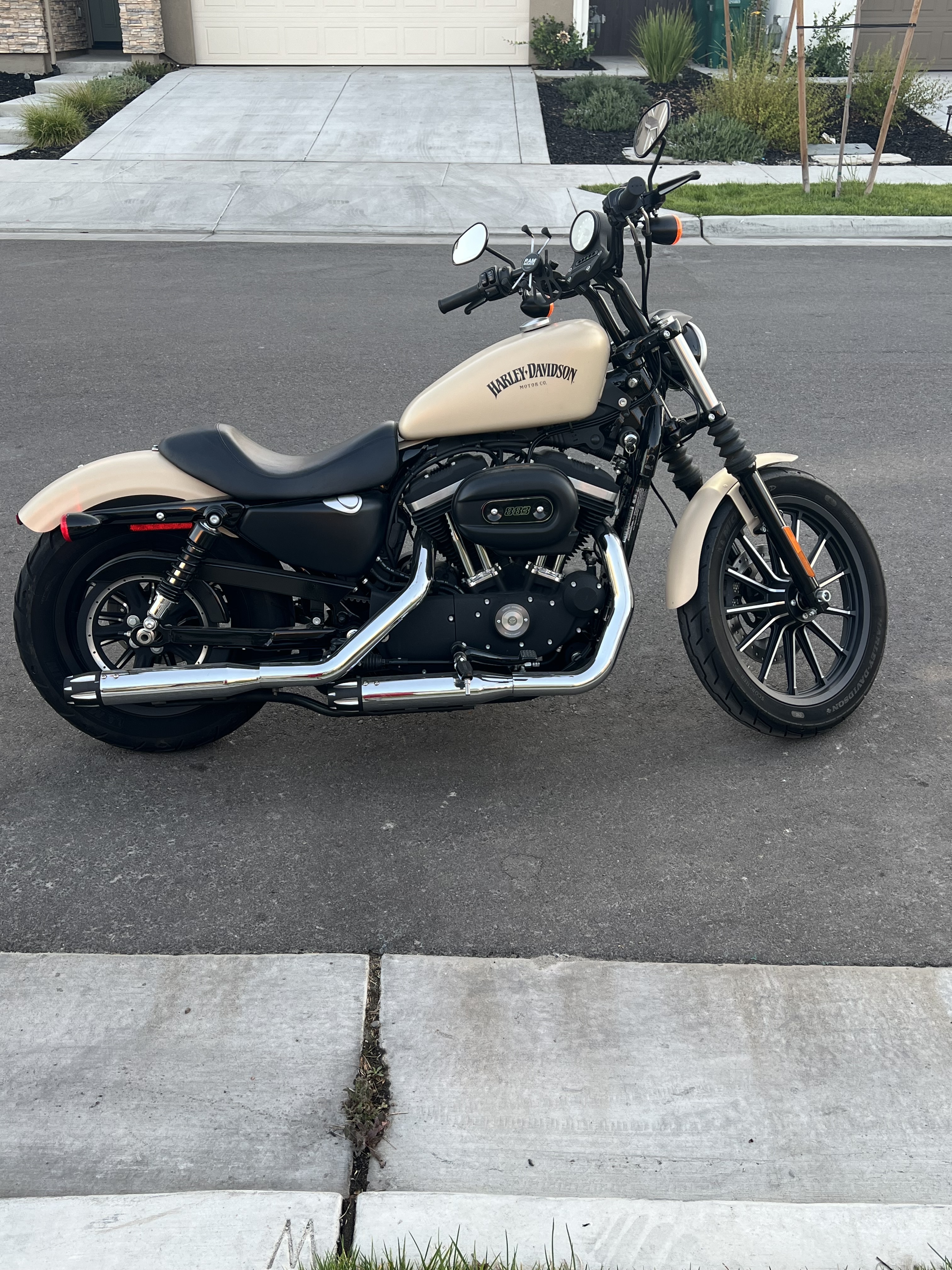 2015 Harley-Davidson SPORTSTER 883 IRON IRON in Stockton, CA