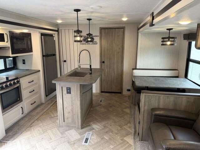 2022 Forest River PUMA 32BHFS RV