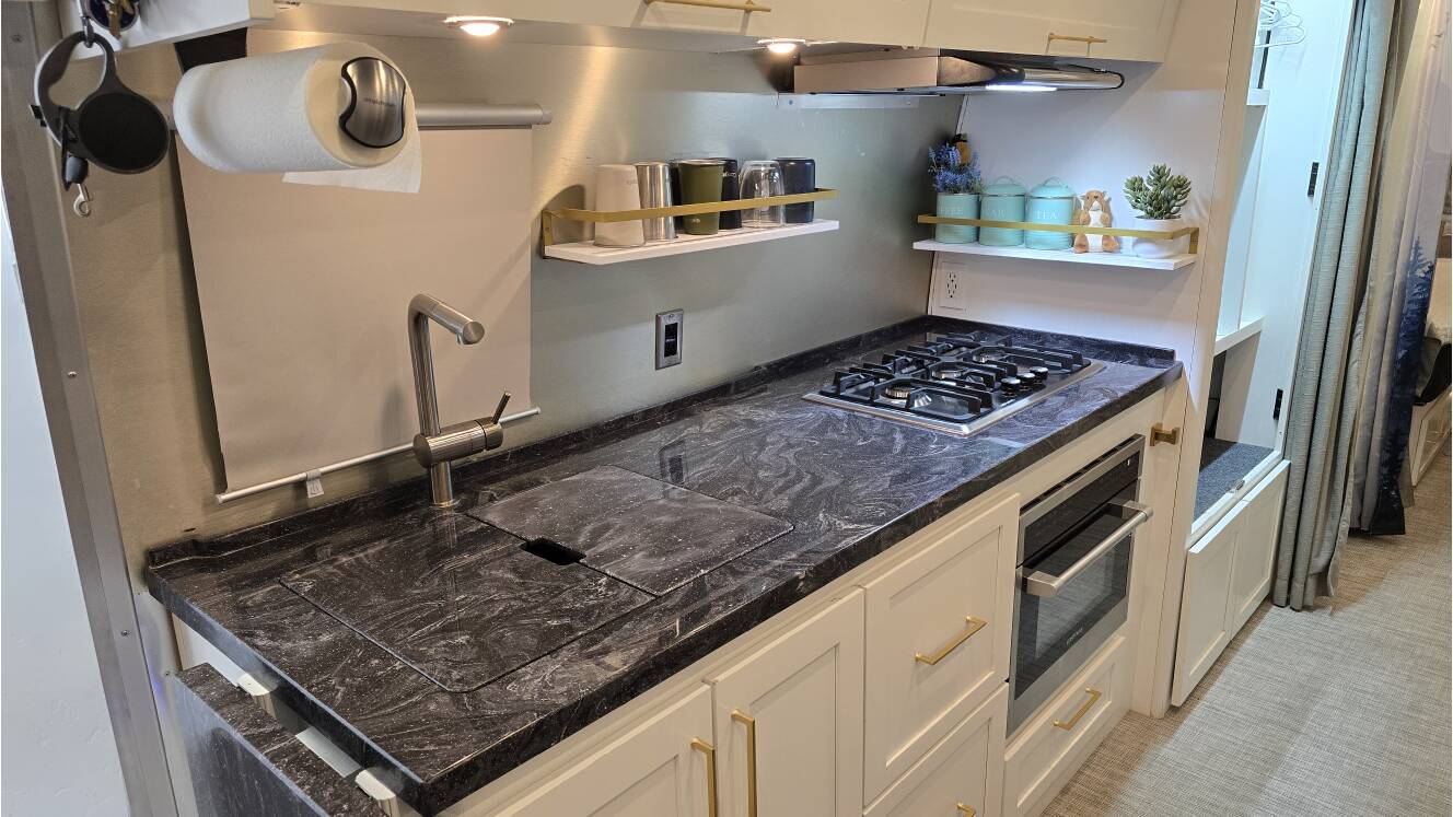 A photo of this 2024 Airstream CLASSIC 30 TWIN