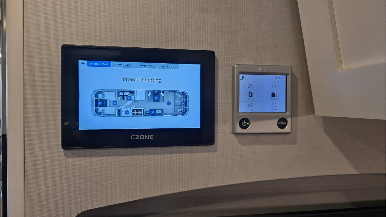 A photo of this 2024 Airstream CLASSIC 30 TWIN