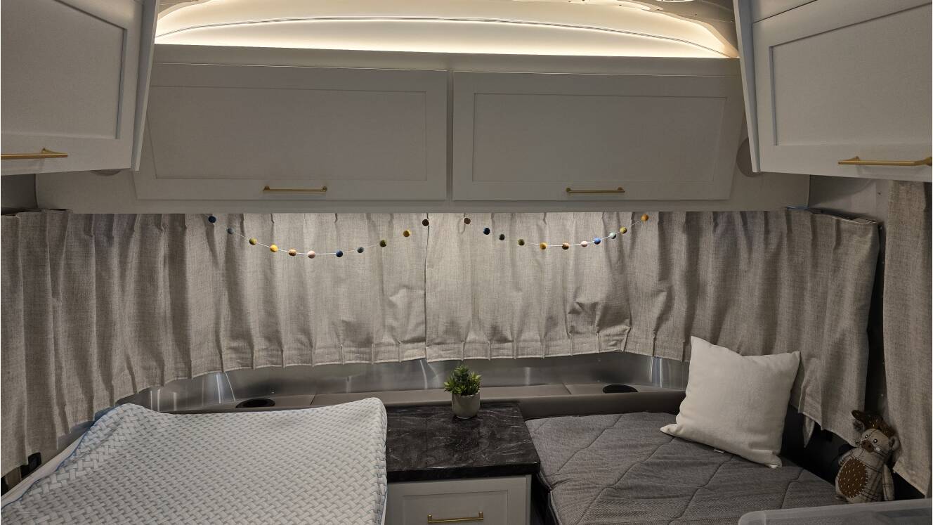A photo of this 2024 Airstream CLASSIC 30 TWIN