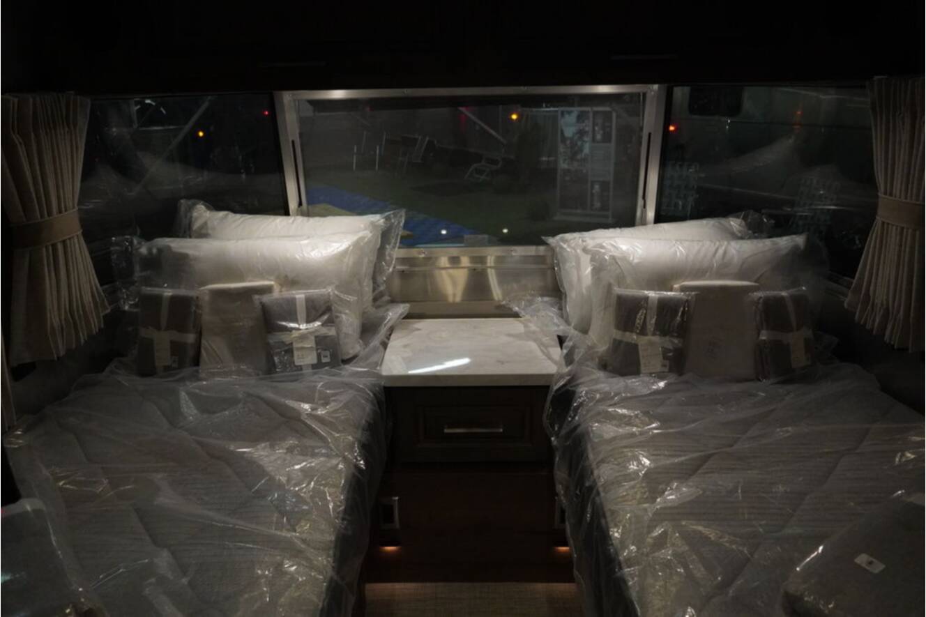 A photo of this 2026 Airstream Classic 33FBT