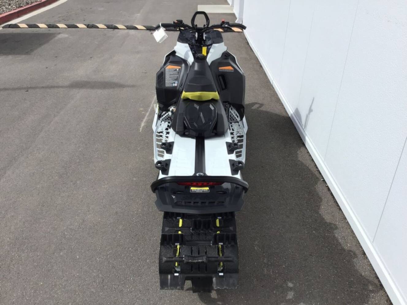 A photo of this 2025 Ski-Doo Summit® Adrenaline® with Edge Package 850 E-TEC 154 S