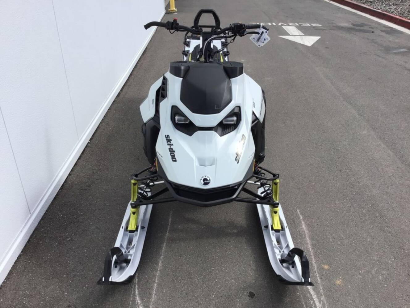 A photo of this 2025 Ski-Doo Summit® Adrenaline® with Edge Package 850 E-TEC 154 S