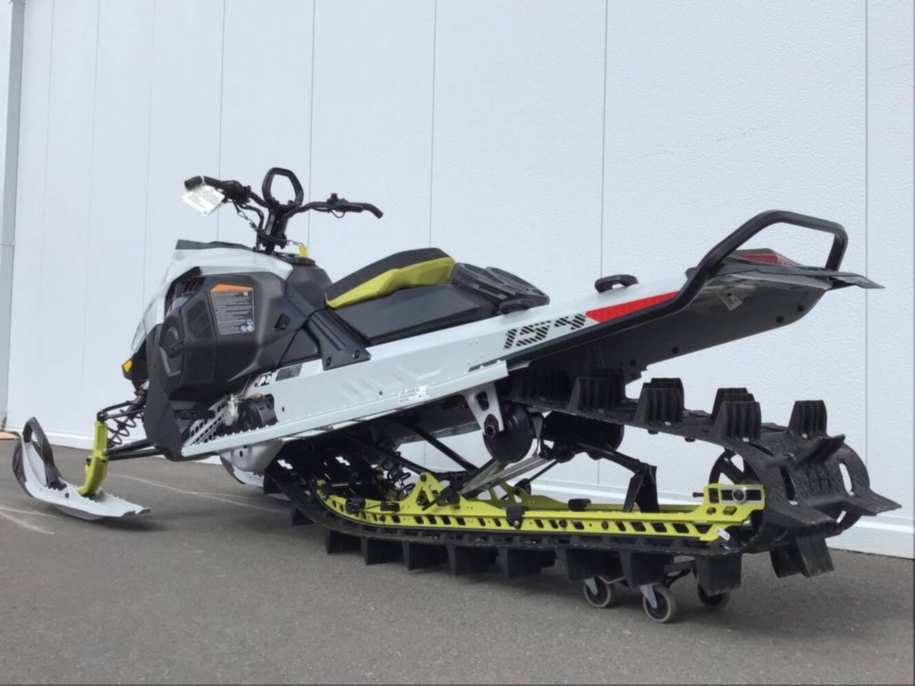 A photo of this 2025 Ski-Doo Summit® Adrenaline® with Edge Package 850 E-TEC 154 S