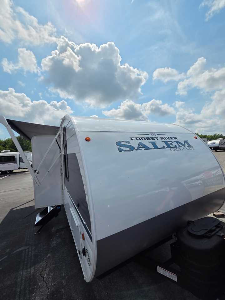 2027 Forest River Salem Cruise Lite 273QBXL in girard OH