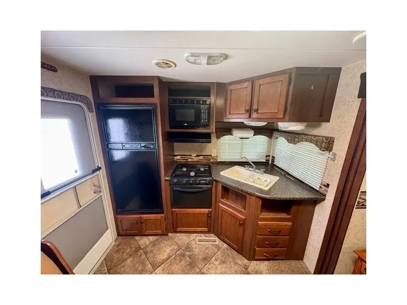 2013 HEARTLAND PROWLER 24PRKS