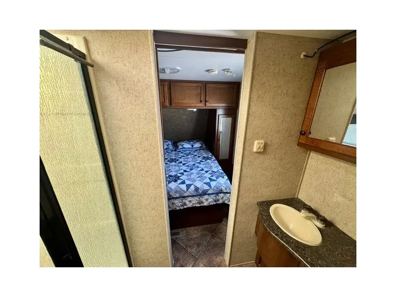 2013 HEARTLAND PROWLER 24PRKS