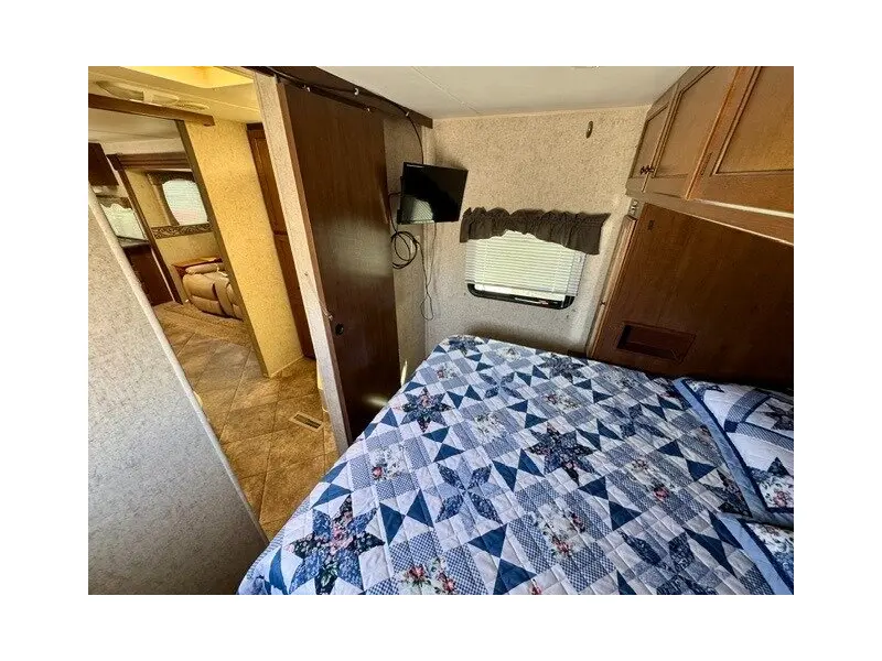 2013 HEARTLAND PROWLER 24PRKS