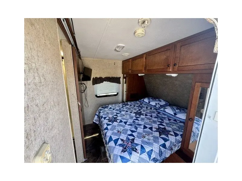 2013 HEARTLAND PROWLER 24PRKS