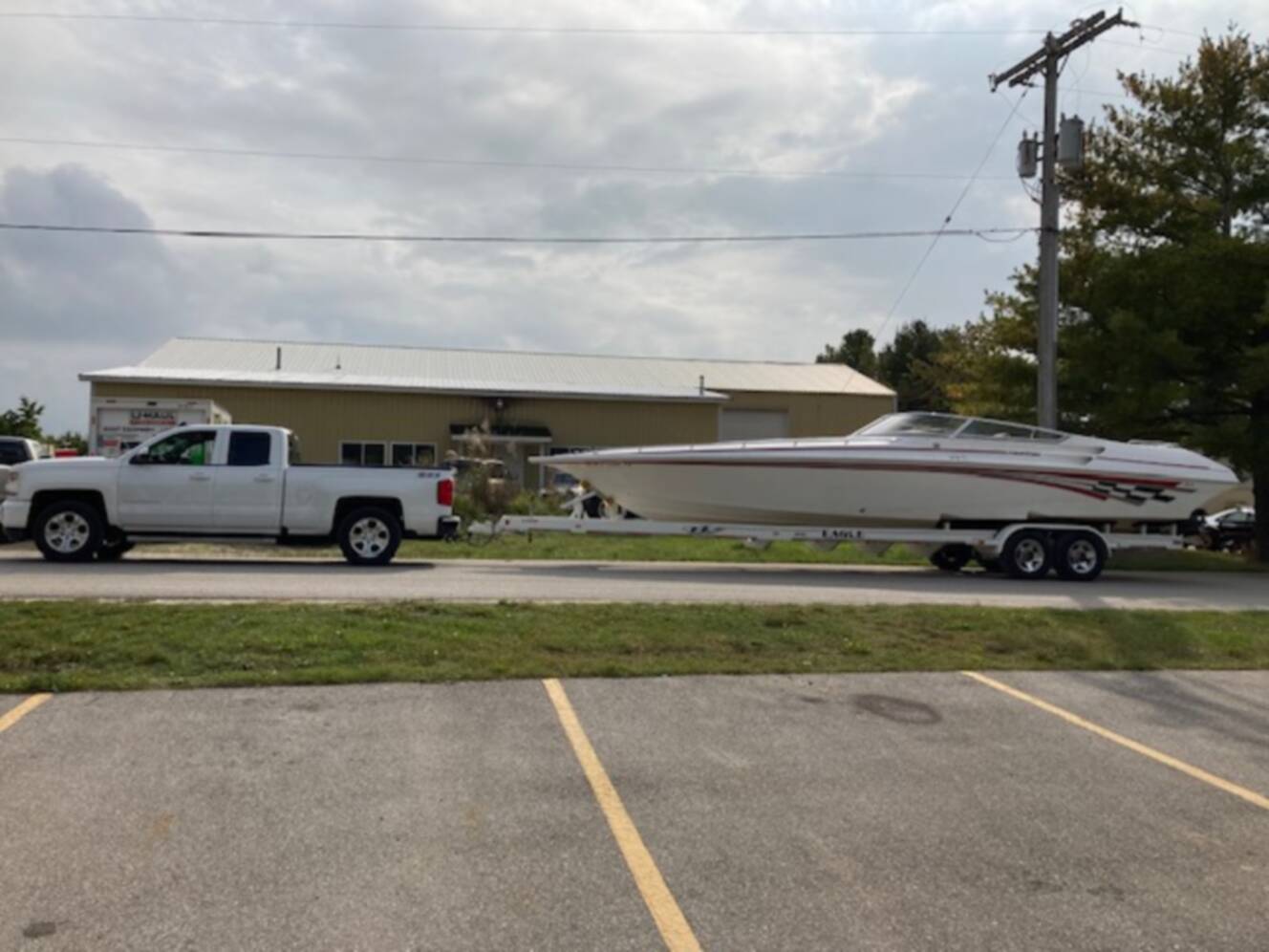A photo of this 2001 Fountain LIGHTNING 35