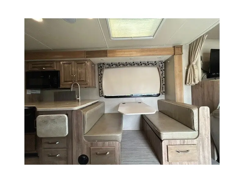 2019 JAYCO GREYHAWK PRESTIGE 31FP
