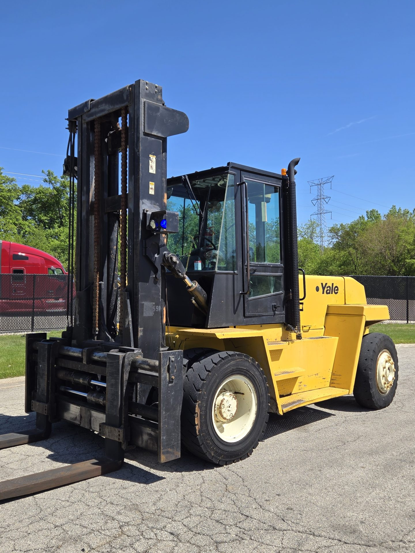 2000 Yale Material Handling Corporation GDP230 in Bristol, PA