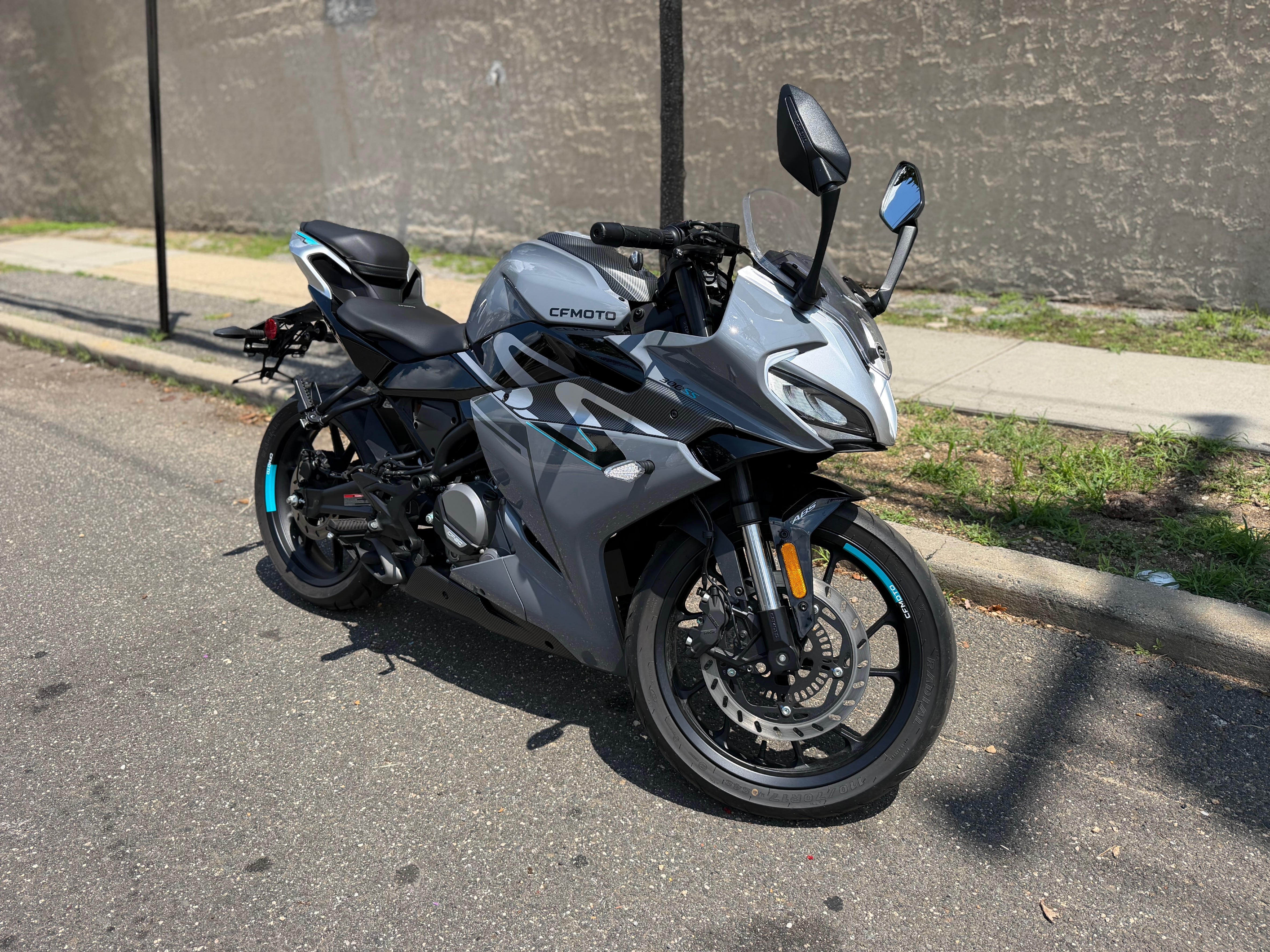 2023 CFMOTO 300SS SS in Mineola, NY