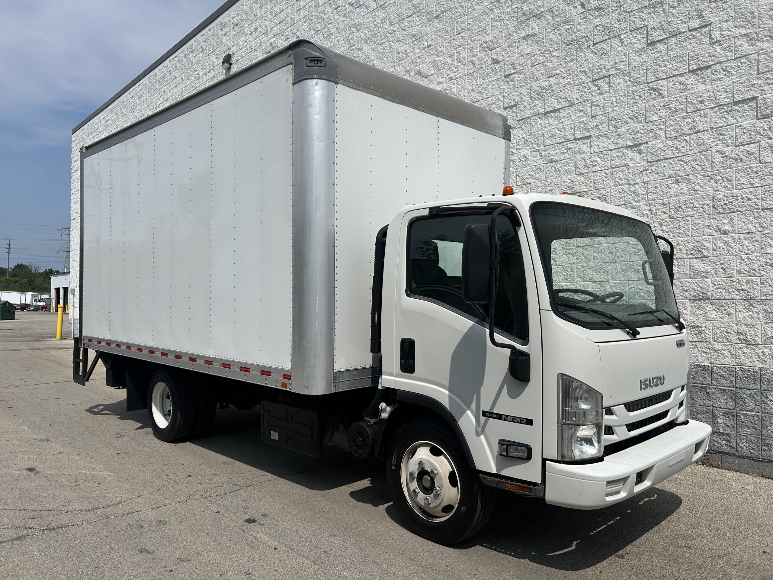 2021 ISUZU NRR in Milwaukee, WI