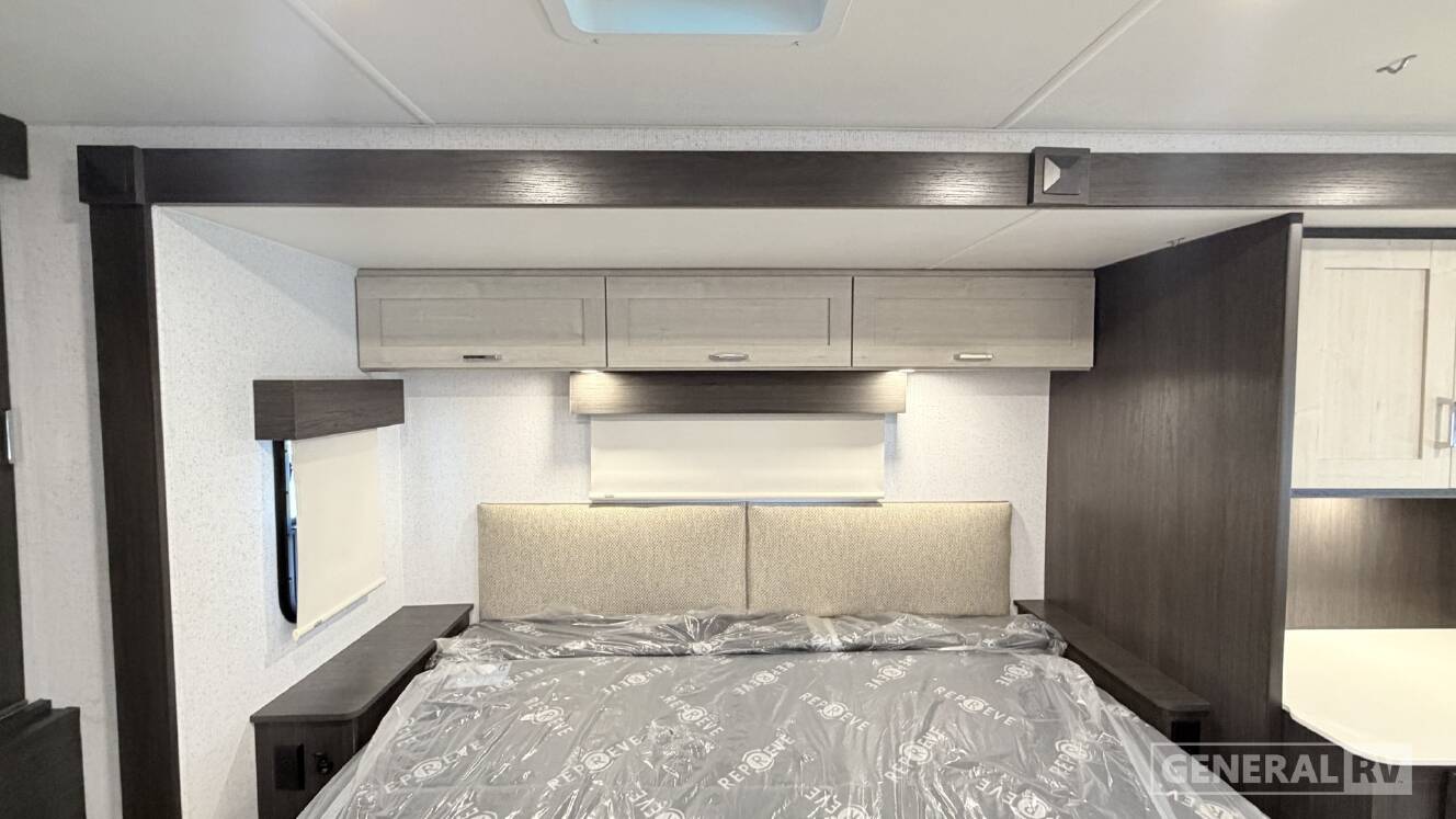 A photo of this 2027 Winnebago SUNFLYER 28MB
