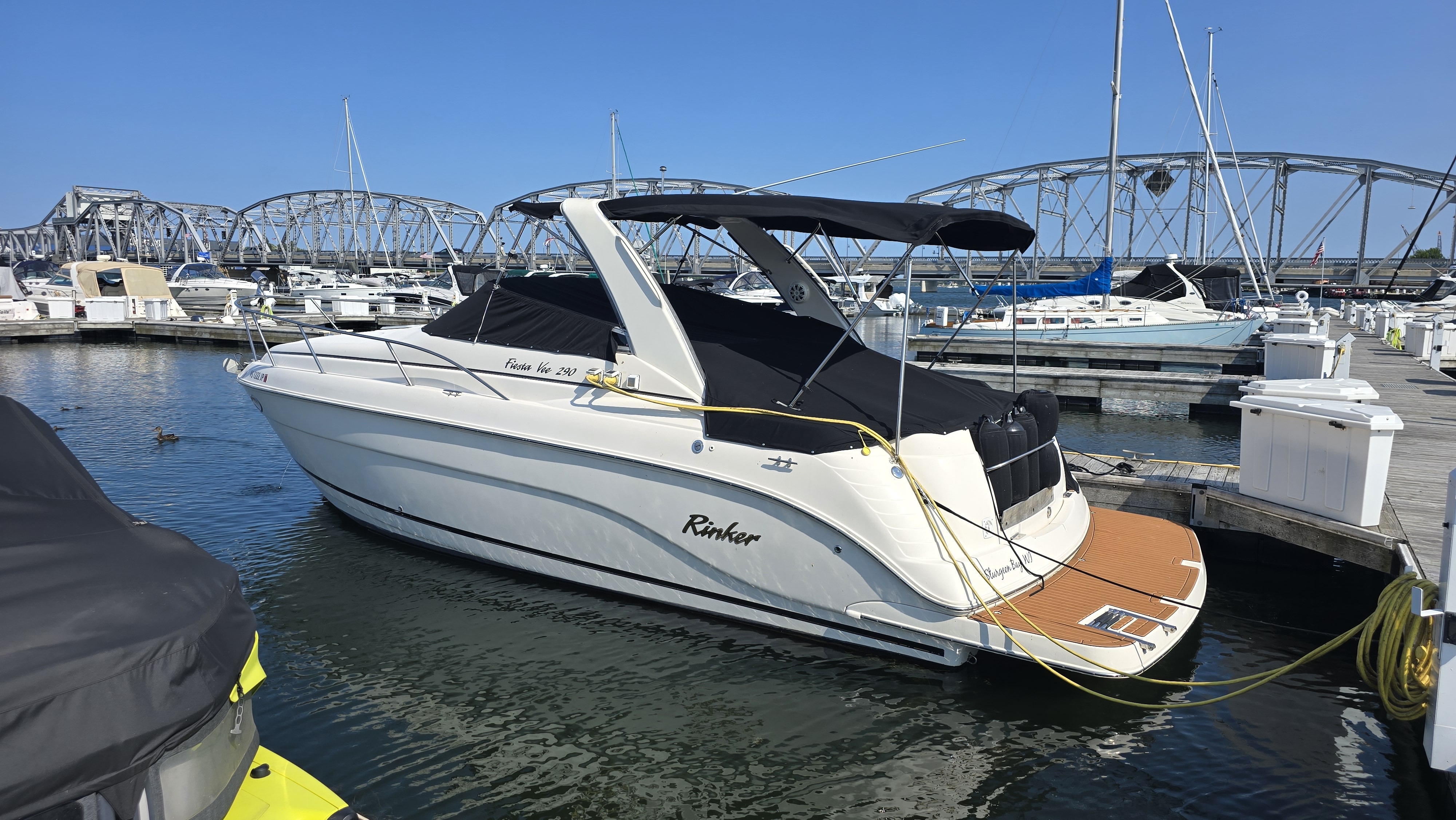 2004 Rinker 290 FIESTA VEE in sturgeon bay WI