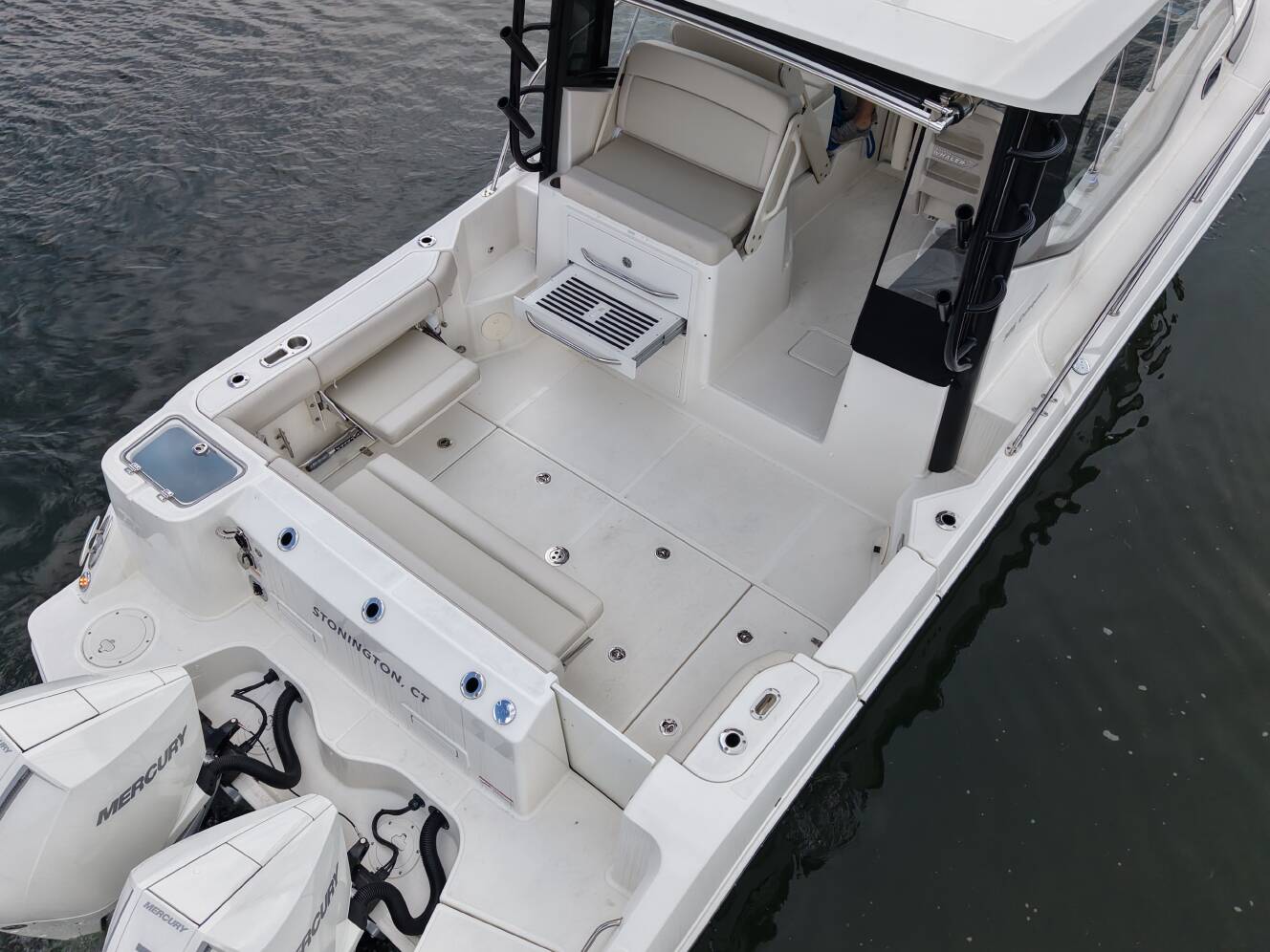 A photo of this 2025 Boston Whaler 325 CONQUEST