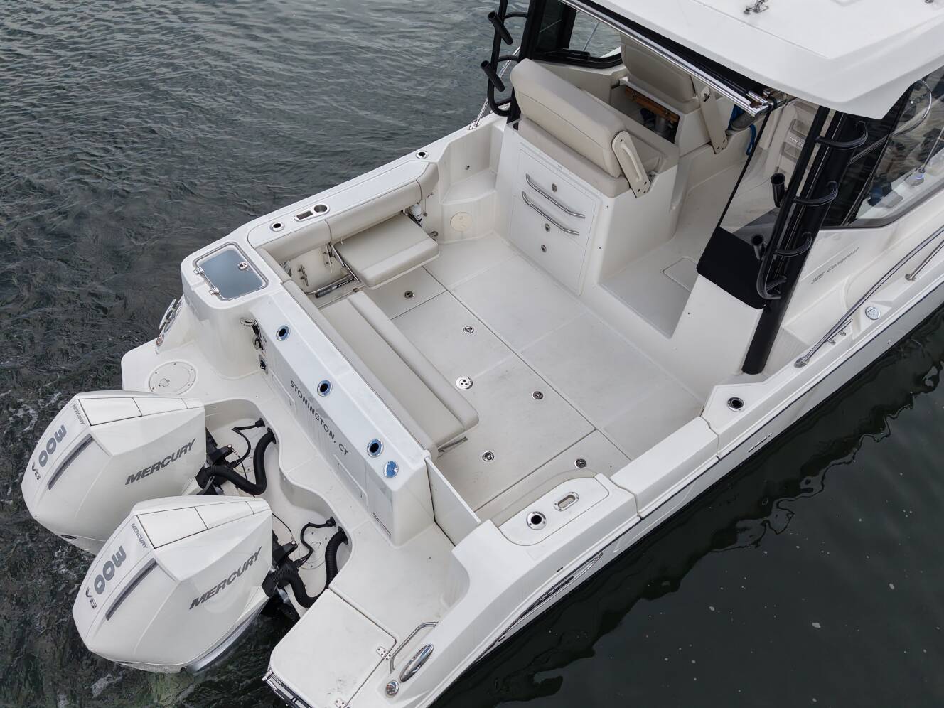 A photo of this 2025 Boston Whaler 325 CONQUEST