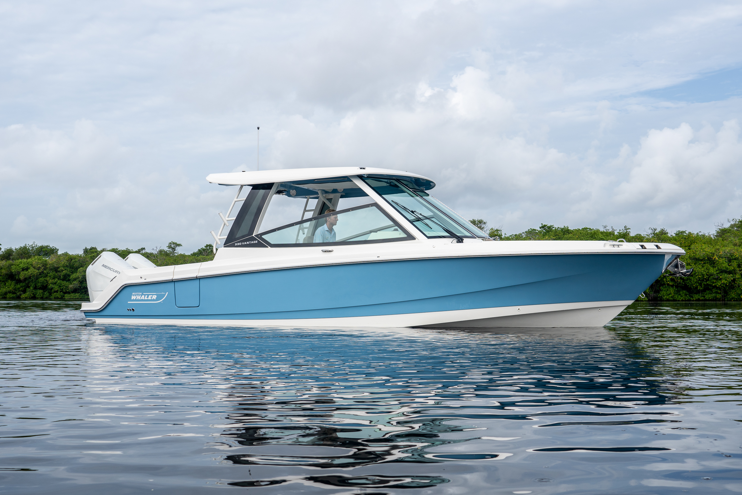 2027 Boston Whaler 330 Vantage 320 in fort myers FL
