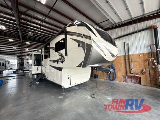 2021 GRAND DESIGN SOLITUDE 390RK
