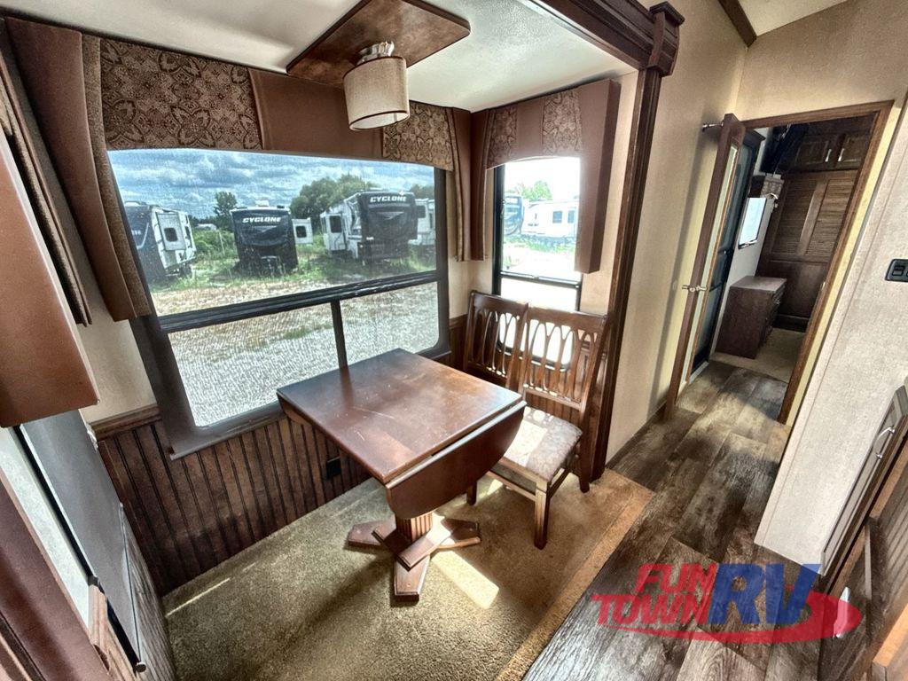 2016 Forest River Rv Cardinal 3825FL in ottawa KS