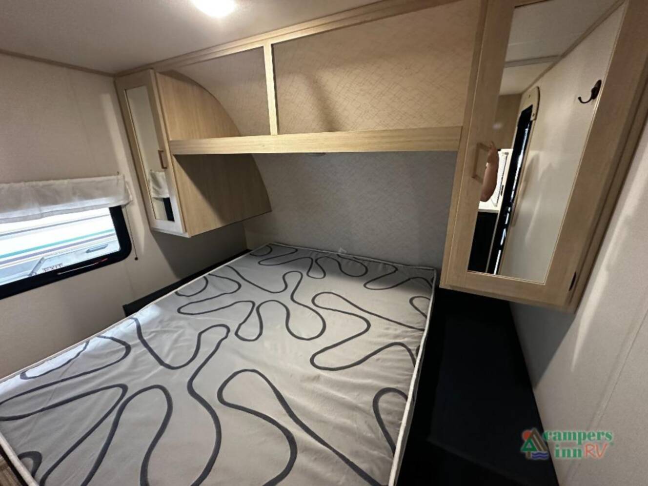 A photo of this 2025 Prime Time Rv Avenger LE 24BHSLE