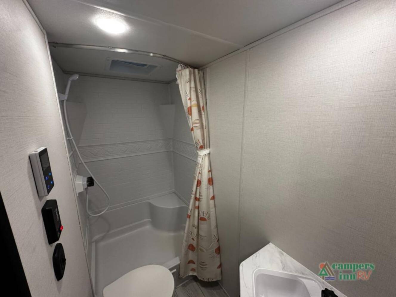 A photo of this 2025 Prime Time Rv Avenger LE 24BHSLE