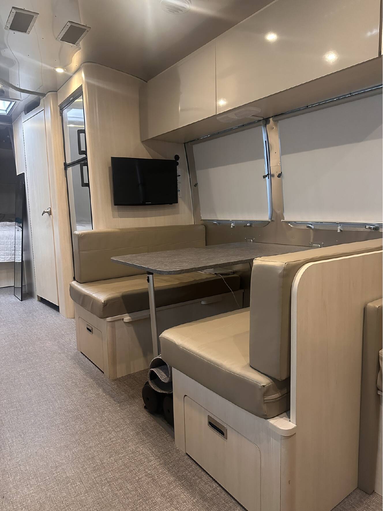 A photo of this 2021 Airstream FLYING CLOUD 3ORBQ