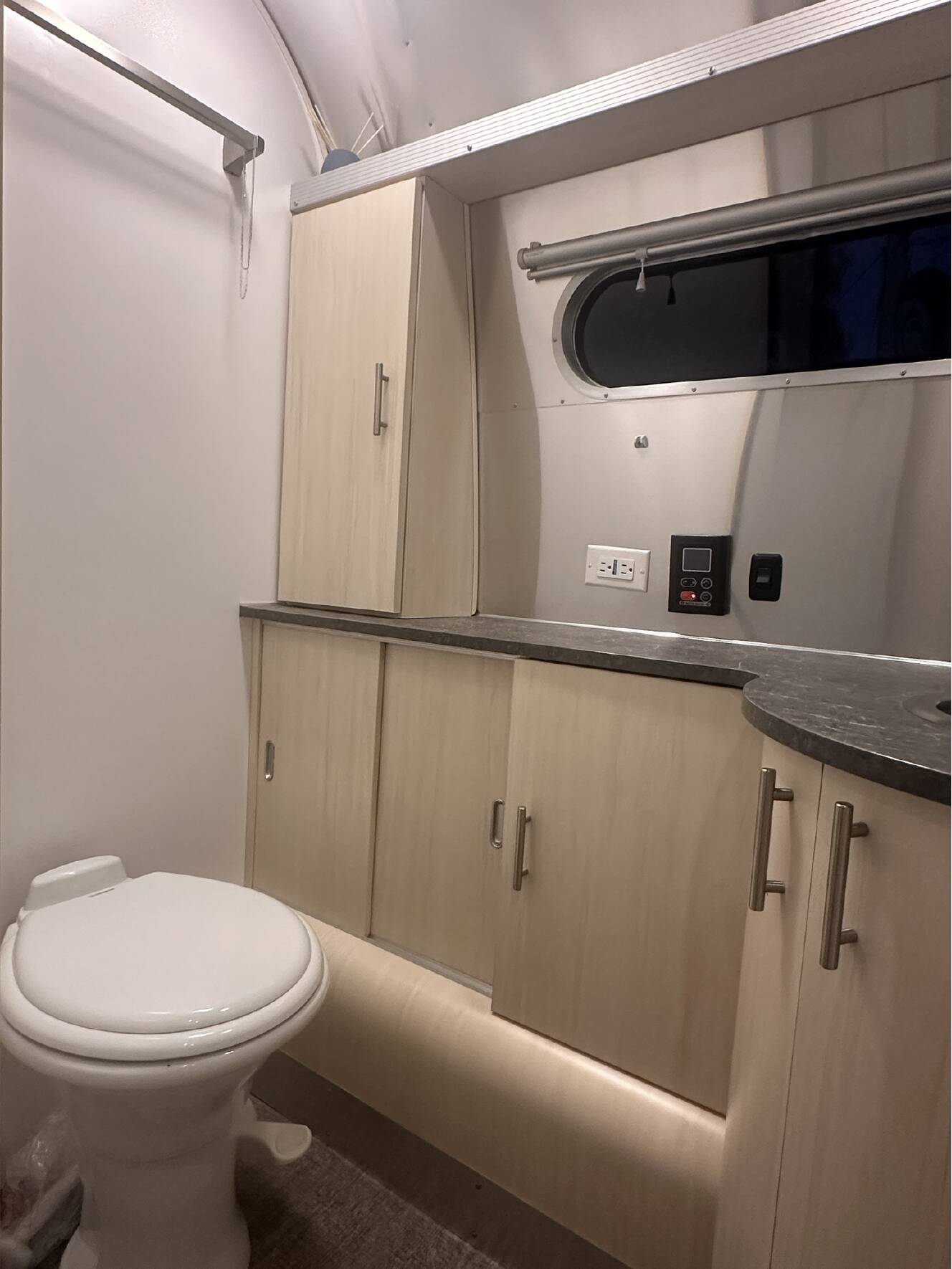 A photo of this 2021 Airstream FLYING CLOUD 3ORBQ