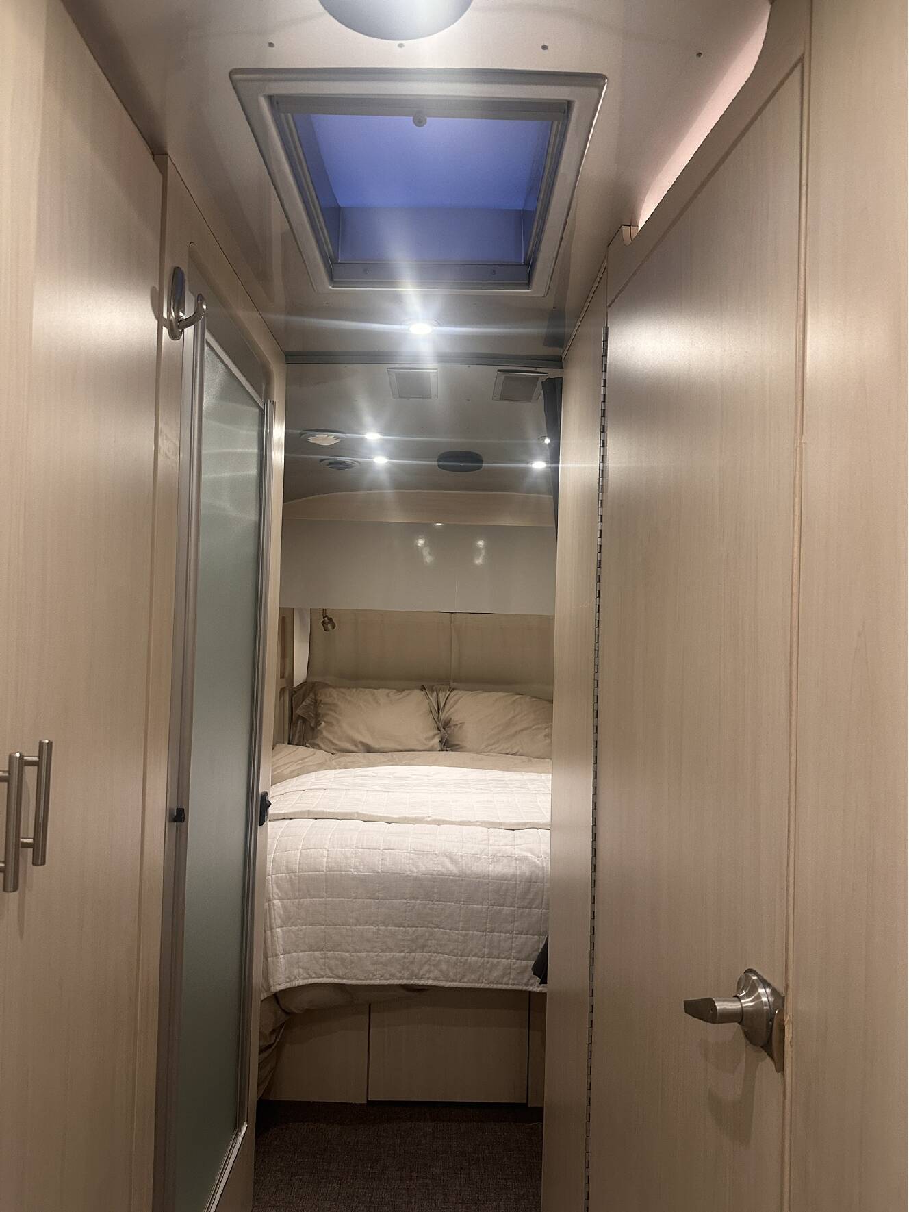A photo of this 2021 Airstream FLYING CLOUD 3ORBQ