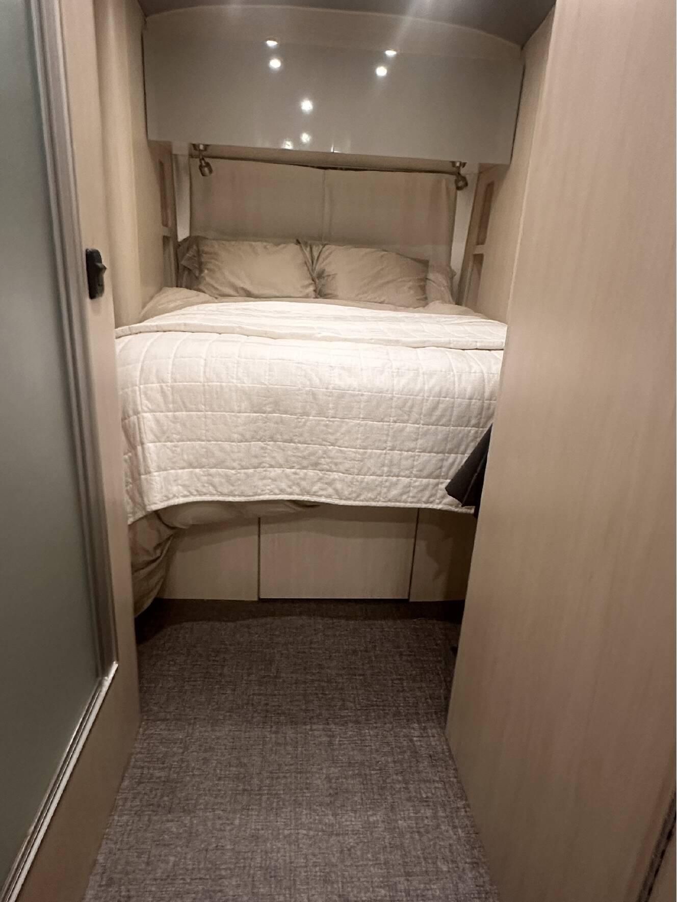 A photo of this 2021 Airstream FLYING CLOUD 3ORBQ