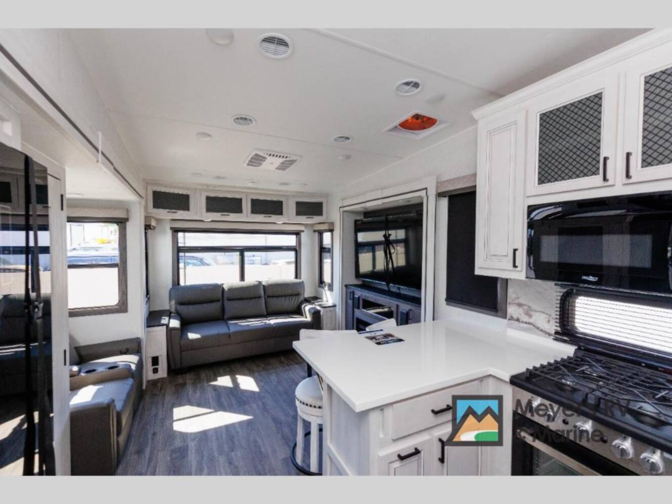 A photo of this 2026 East To West Ahara 383UR