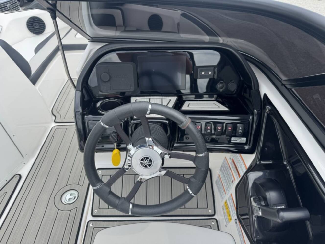 A photo of this 2024 Yamaha Boats 195 S