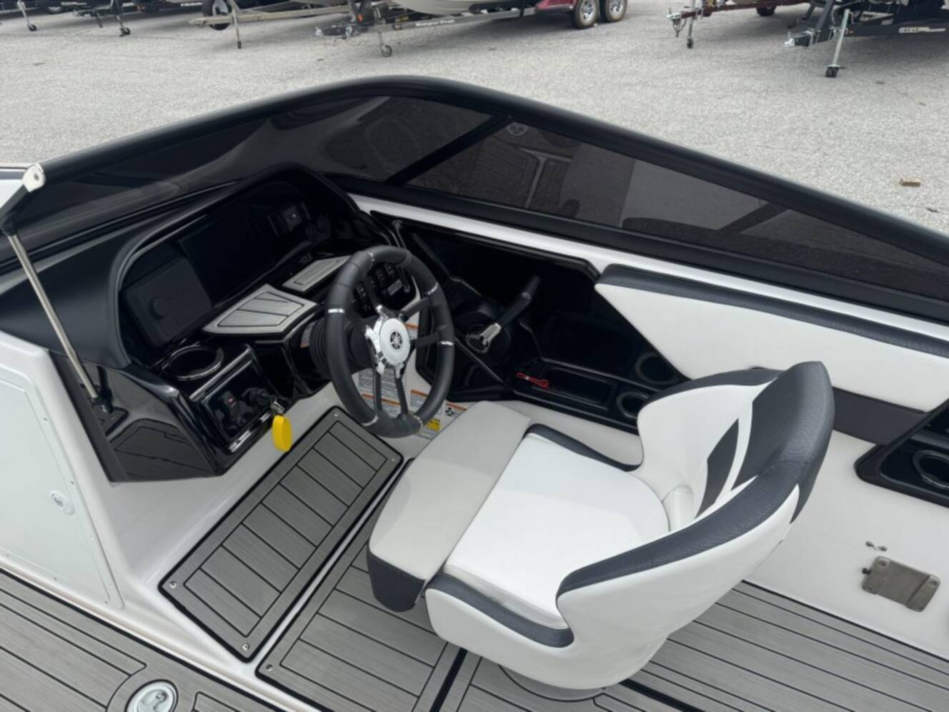 A photo of this 2024 Yamaha Boats 195 S