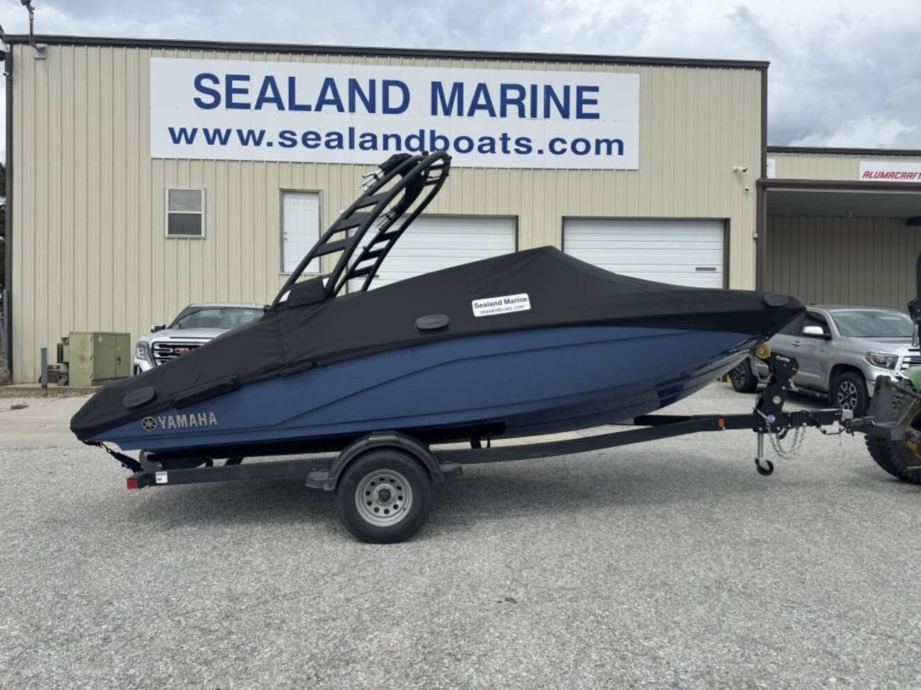 A photo of this 2024 Yamaha Boats 195 S
