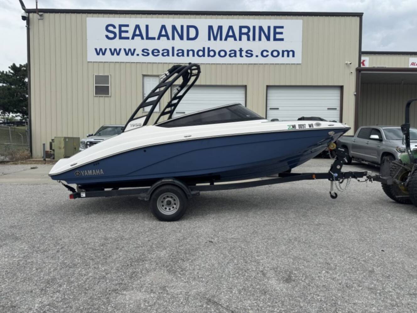 A photo of this 2024 Yamaha Boats 195 S